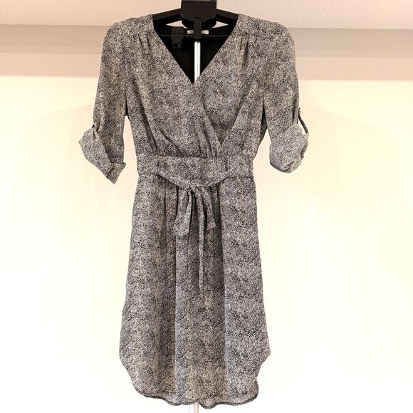 DR2 by Daniel Rainn Black & White Print Faux Wrap Midi Dress Size Medium - Picture 3 of 13